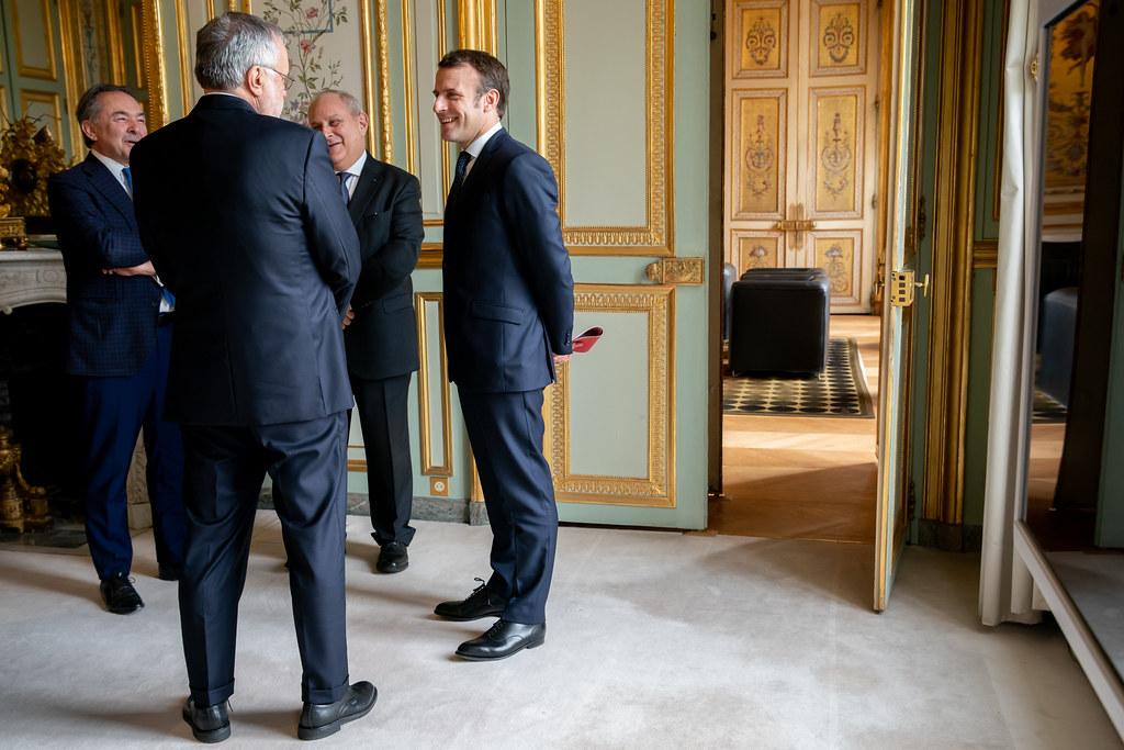 Der französische Präsident Emmanul Macron im Gespräch mit Andrea Riccardi im Elisee-Palast: Frieden, Dialog Afrika und humanitäre Korridore